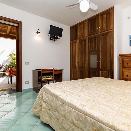 Lauricella Bed And Breakfast Lipari  Buitenkant foto