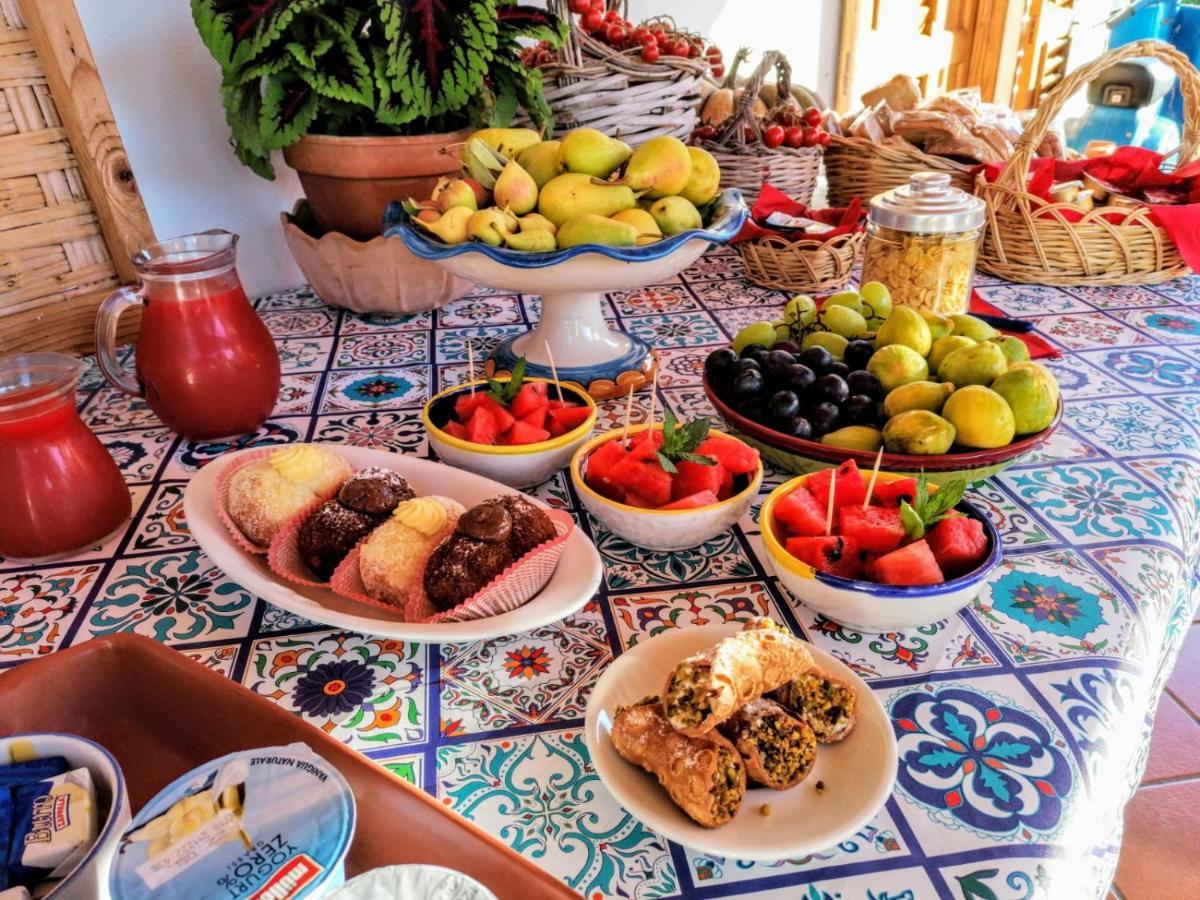 Lauricella Bed And Breakfast Lipari  Buitenkant foto