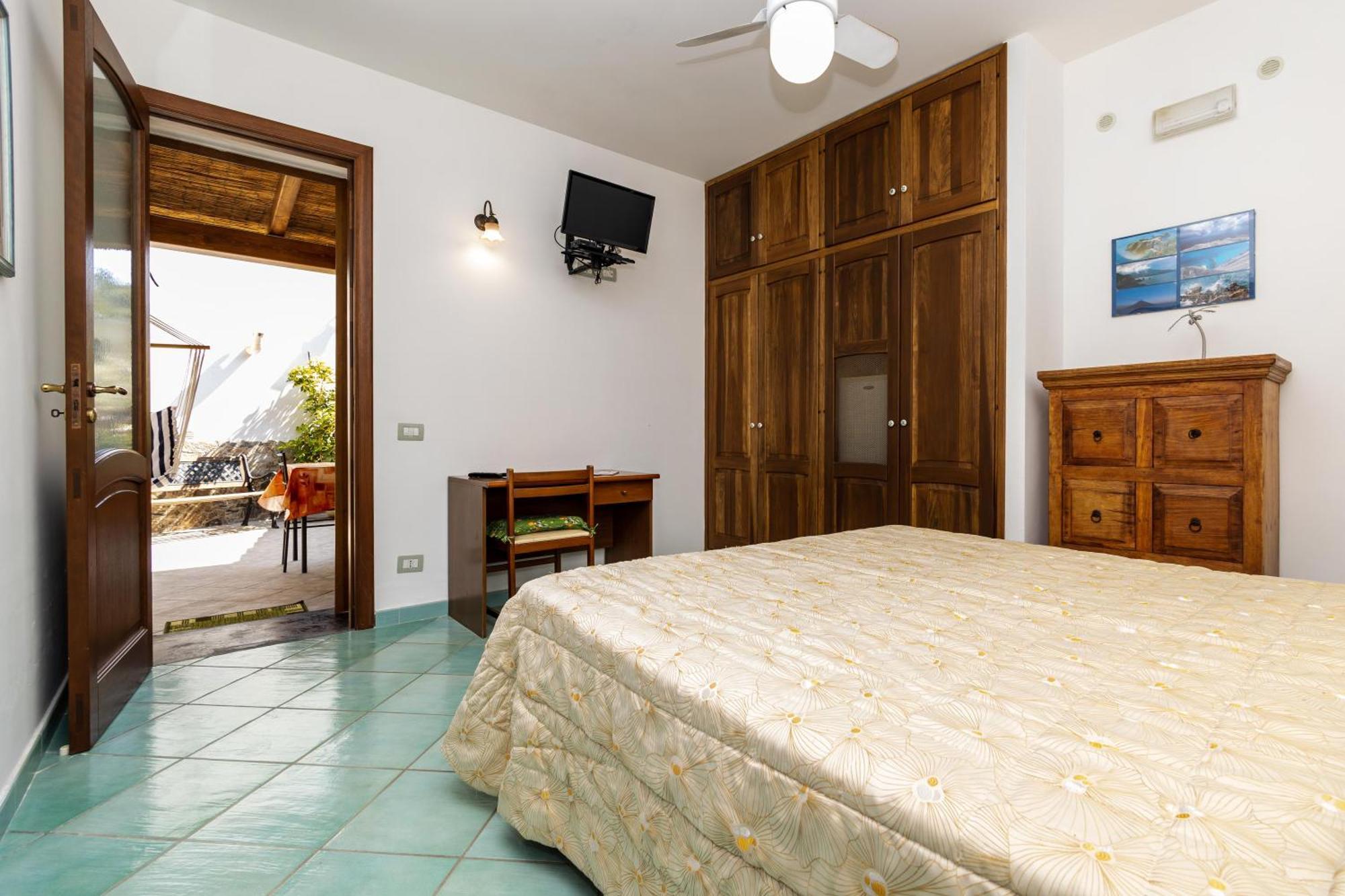 Lauricella Bed And Breakfast Lipari  Buitenkant foto